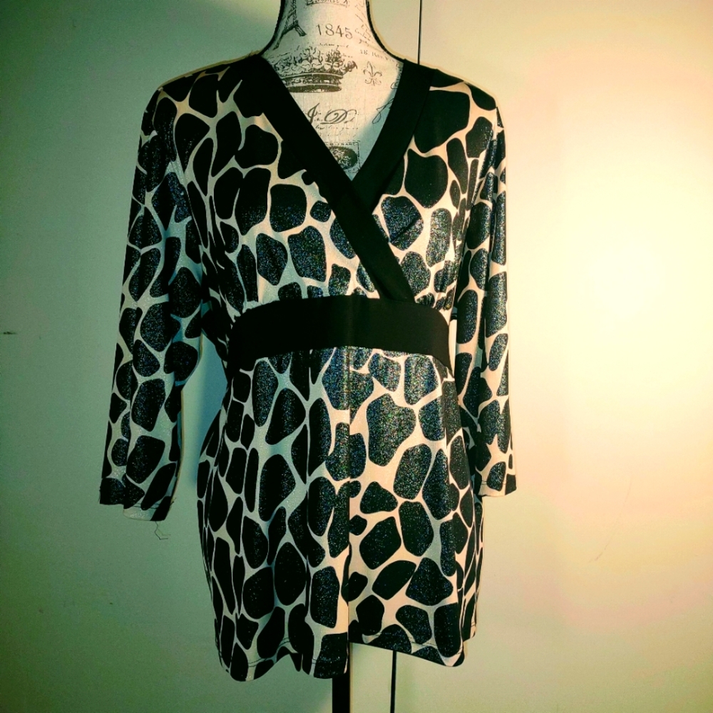 "Only Nine" women's blouse, Size 1X, 3/4th Sleeves, cream beige& black